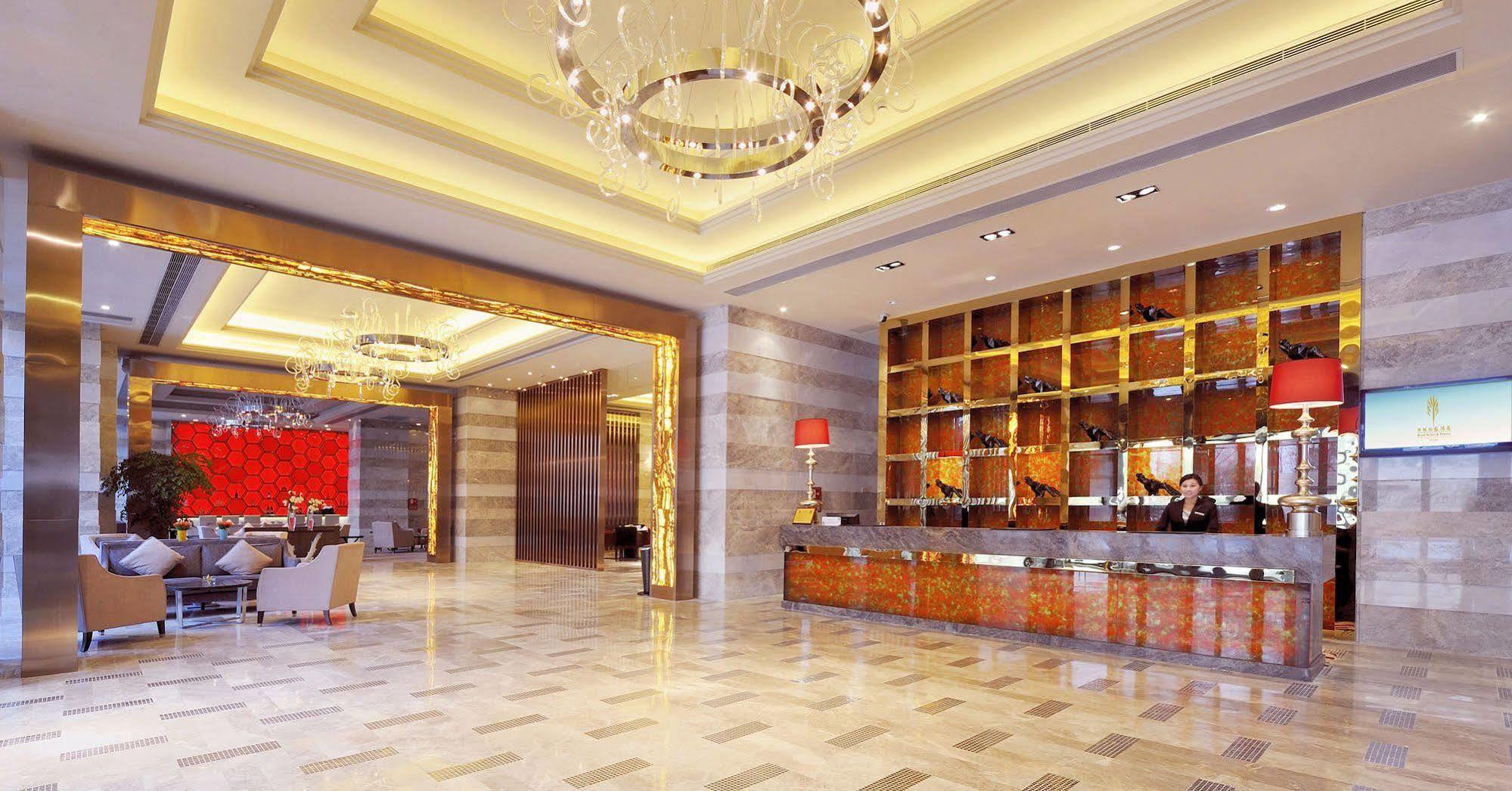 Royal Suites & Towers 武漢市 エクステリア 写真
